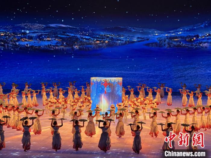 哈尔滨亚冬会开幕式冰灯点亮城市地标