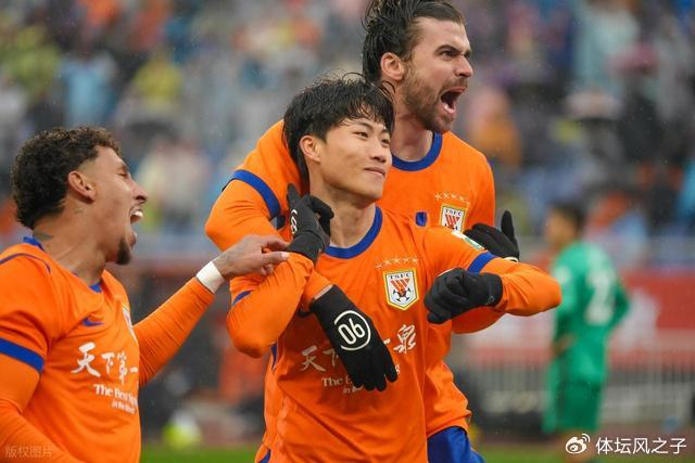 京鲁大战谢文能争议庆祝引热议 泰山2-1力克国安