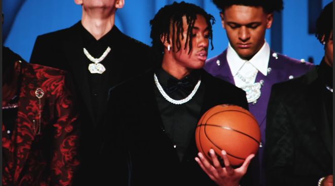 杰登艾维言论争议遭公牛裁撤陷入精神崩溃