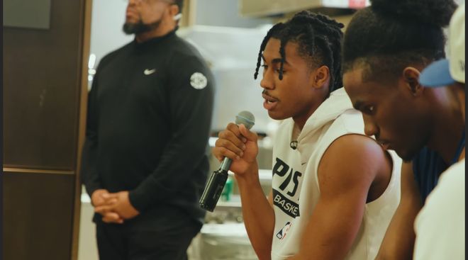 杰登艾维言论争议遭公牛裁撤陷入精神崩溃