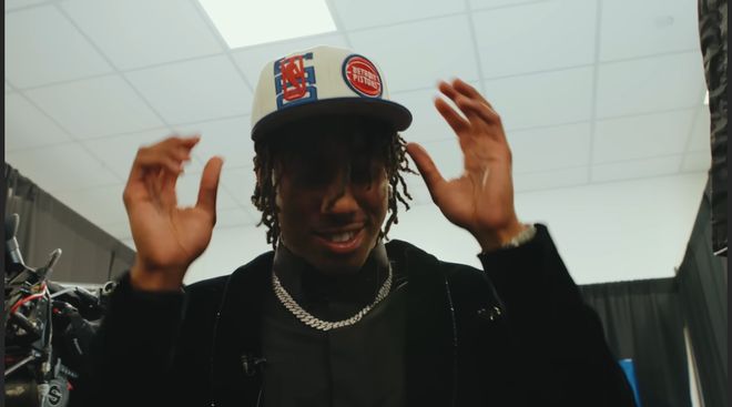 杰登艾维言论争议遭公牛裁撤陷入精神崩溃