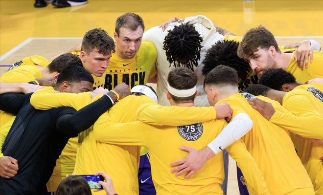 詹姆斯复出后湖人豪取7连胜 东契奇40+10助球队逆